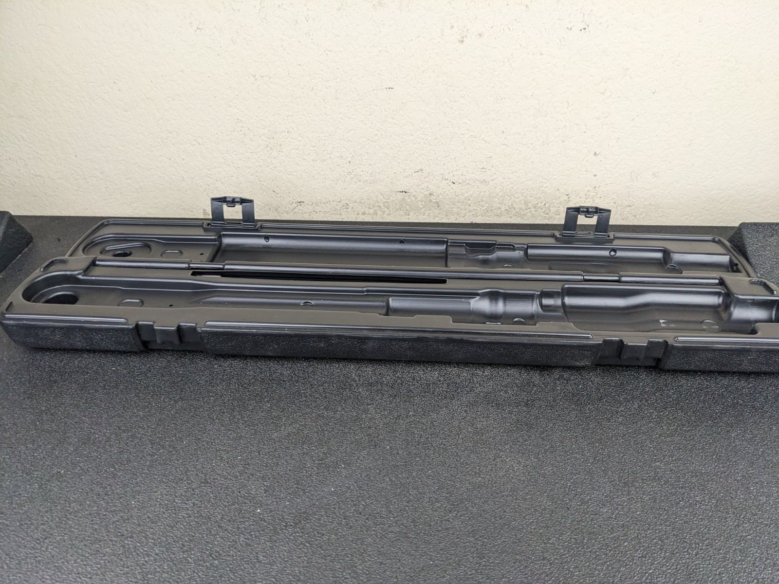#bn925 Snap-on Case for 1/2″ Drive 250 ft lb Click-Type Torque Wrench QE3R250G