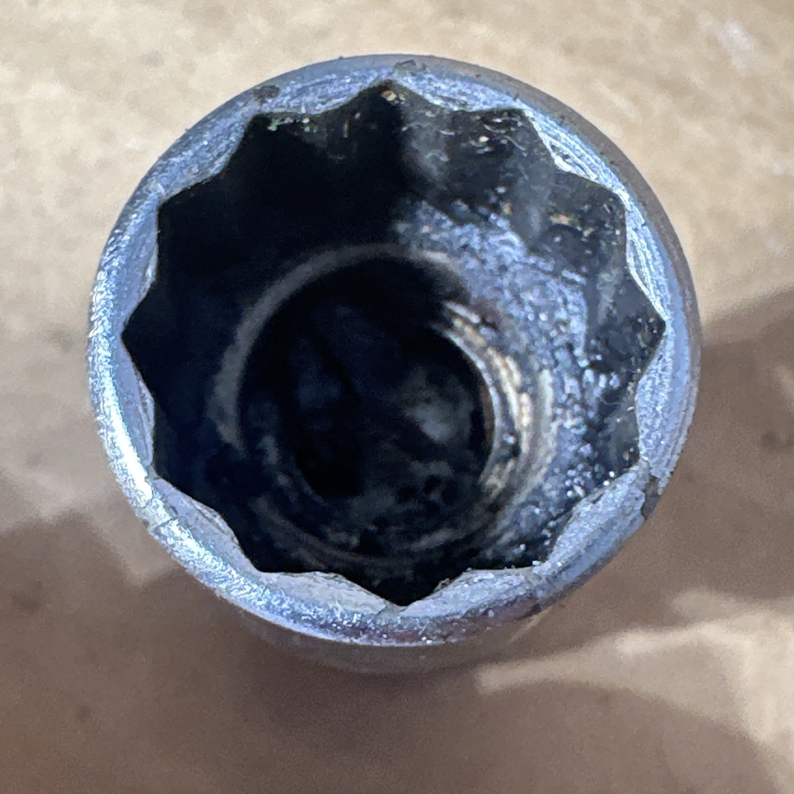 Snap-on Tools USA FVU20 5/8″ Shallow Universal Socket 3/8″ Drive 12pt Point