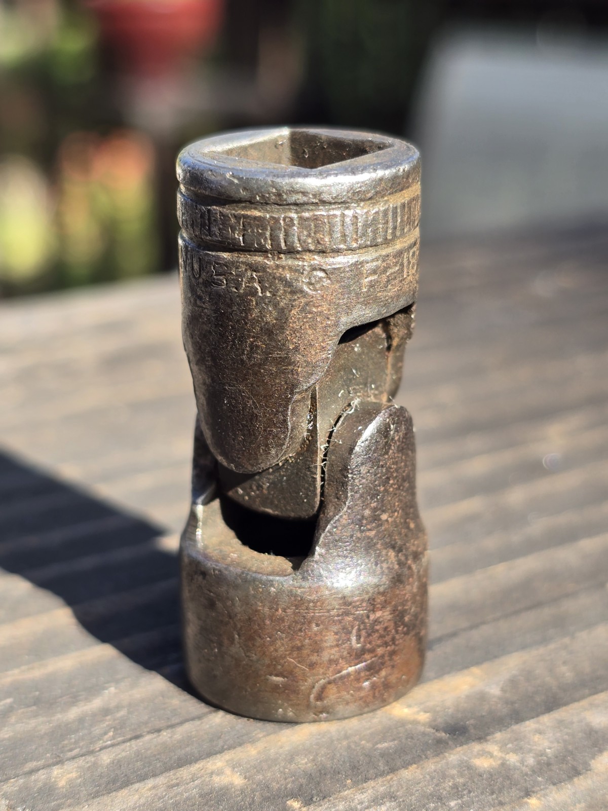 Snap On Tool F-18 9/16″Socket 12-Point Swivel/flex Standard 3/8″ Drive Vintage