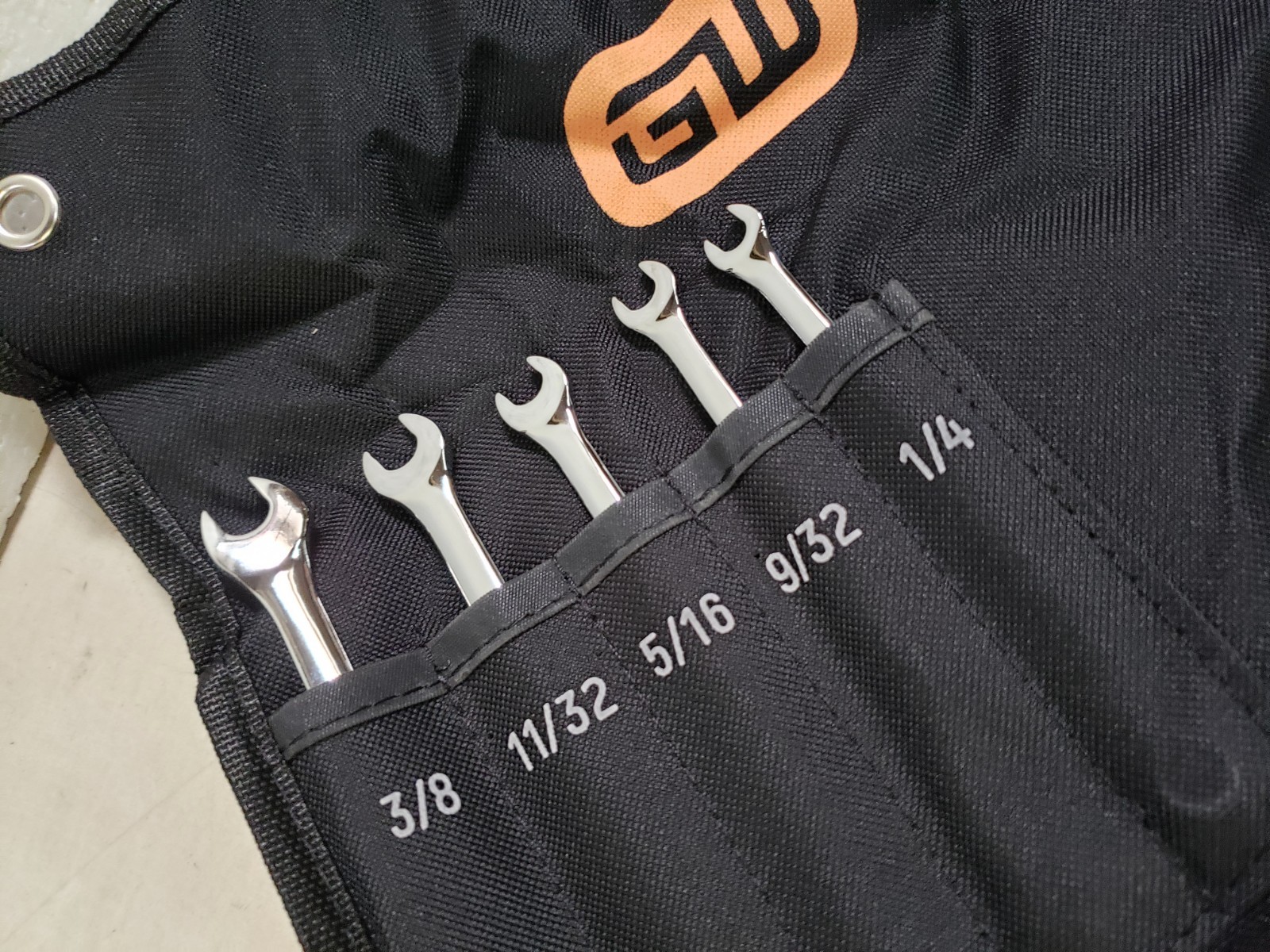 GearWrench 81917 – 18 Pc. SAE Long Pattern Combination Non-Ratcheting Wrench Set