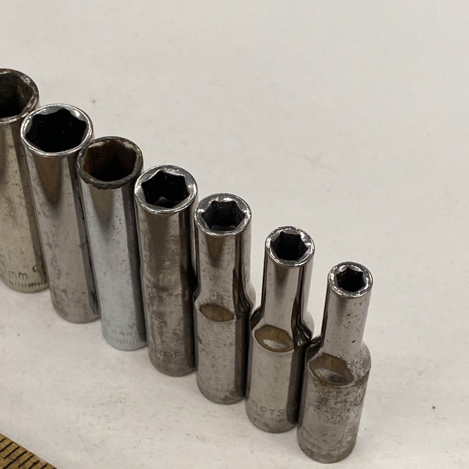 Craftsman USA 1/4 dr. 11 pc. 6 pt socket set Mixed Series Deep 4 – 14mm, M0867