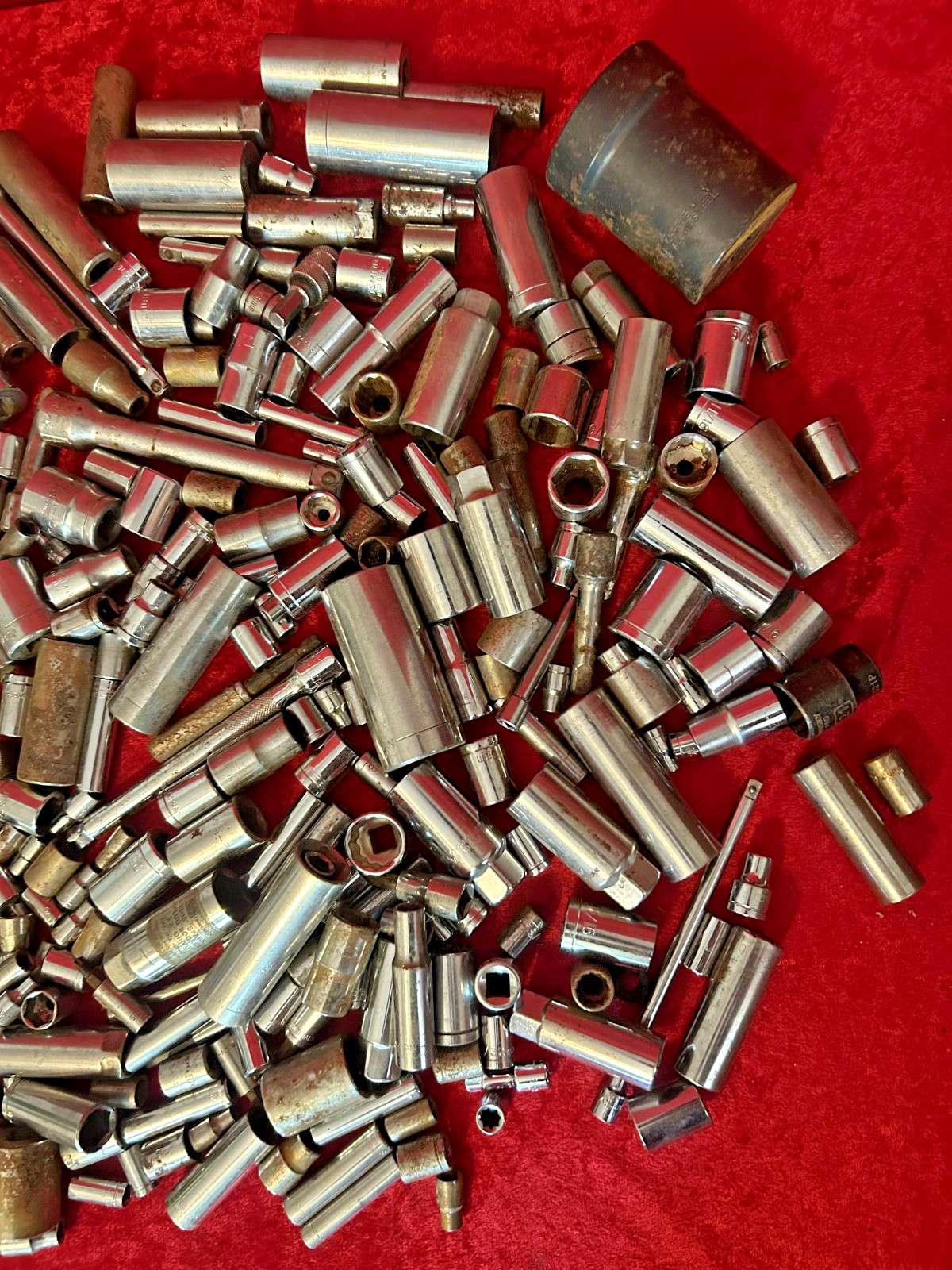 Lot of 375 Assorted Sockets 40lbs Metric/SAE Various Brands