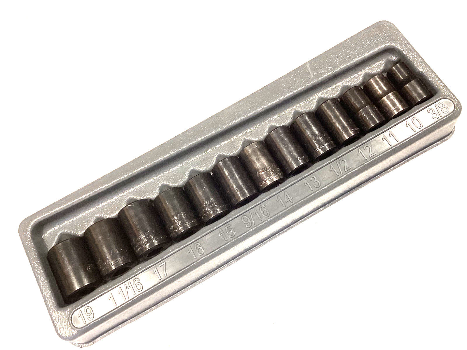 BLUE POINT By SNAP ON 13 Piece 3/8″Dr Shallow Twist Impact Socket Set 213TFSYA