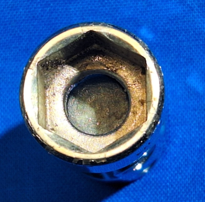 Mac Tools 3/8″ drive shallow SAE 9/16″ 6 point swivel socket XU186