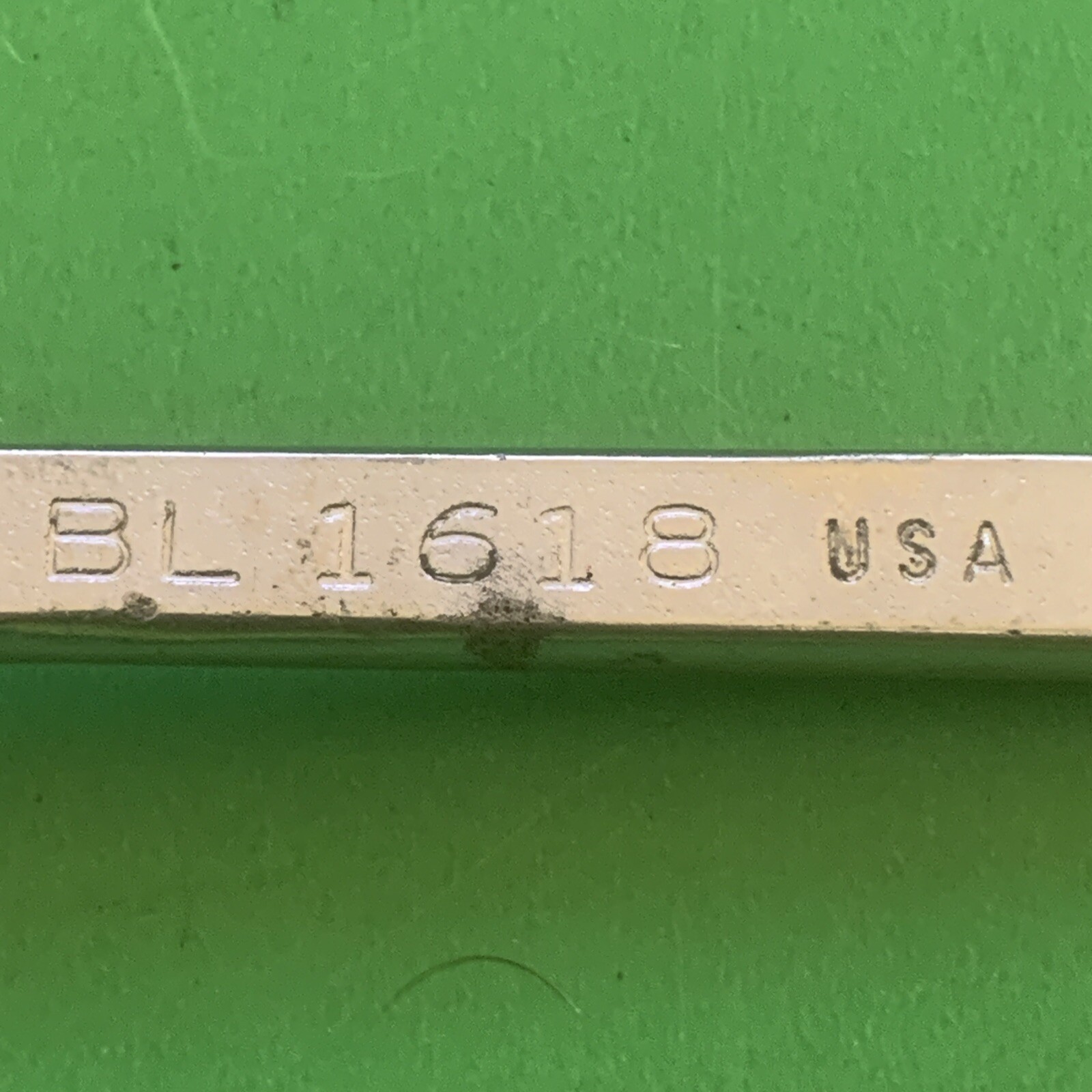 Mac Hand Tools USA 12 Point SAE Size 1/2″ x 9/16″ Offset Box Wrench BL1618