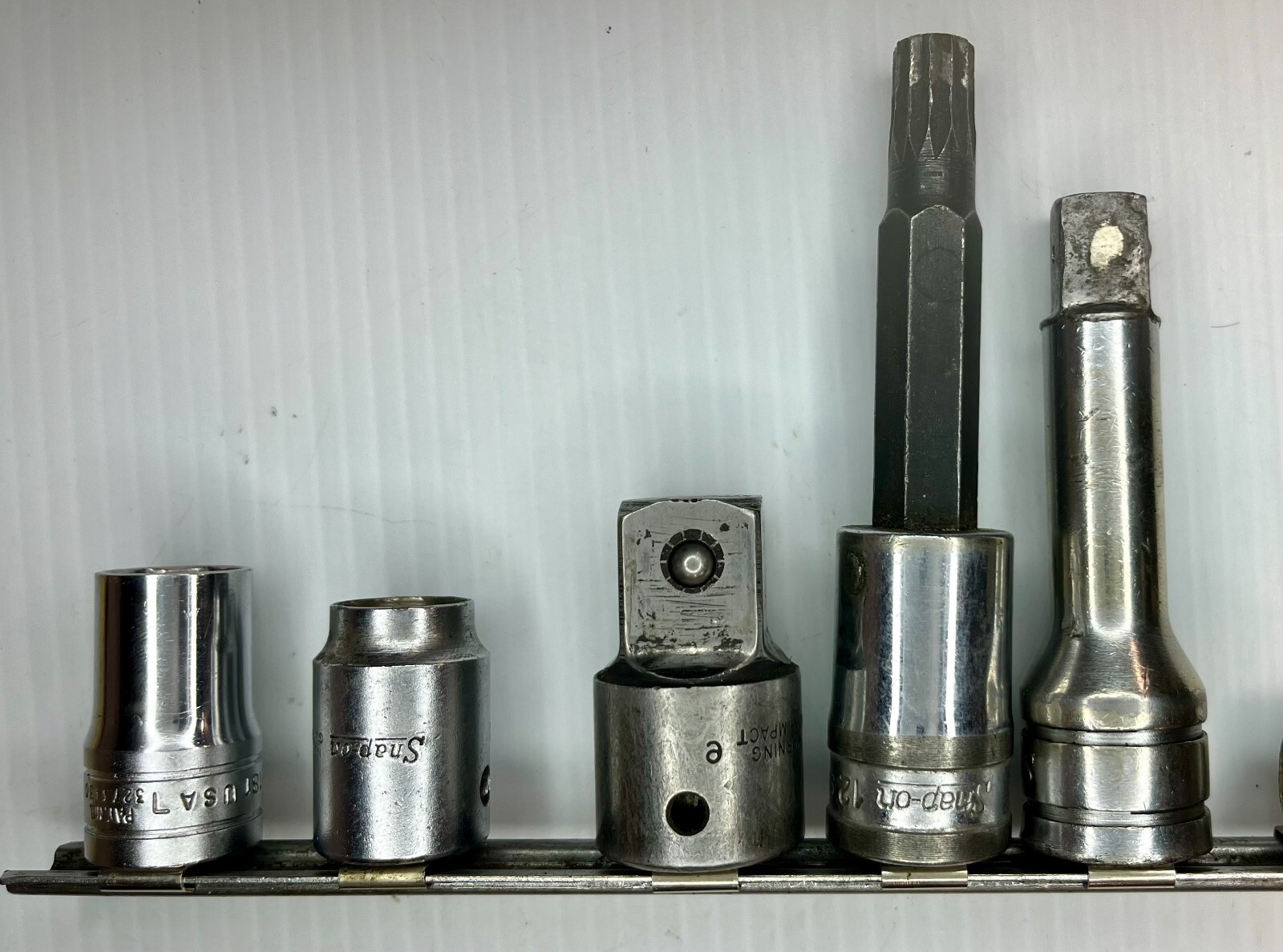 SNAP ON TOOLS ASSORTED 1/2″ DRIVE SOCKETS – USED & VINTAGE DATE CODED
