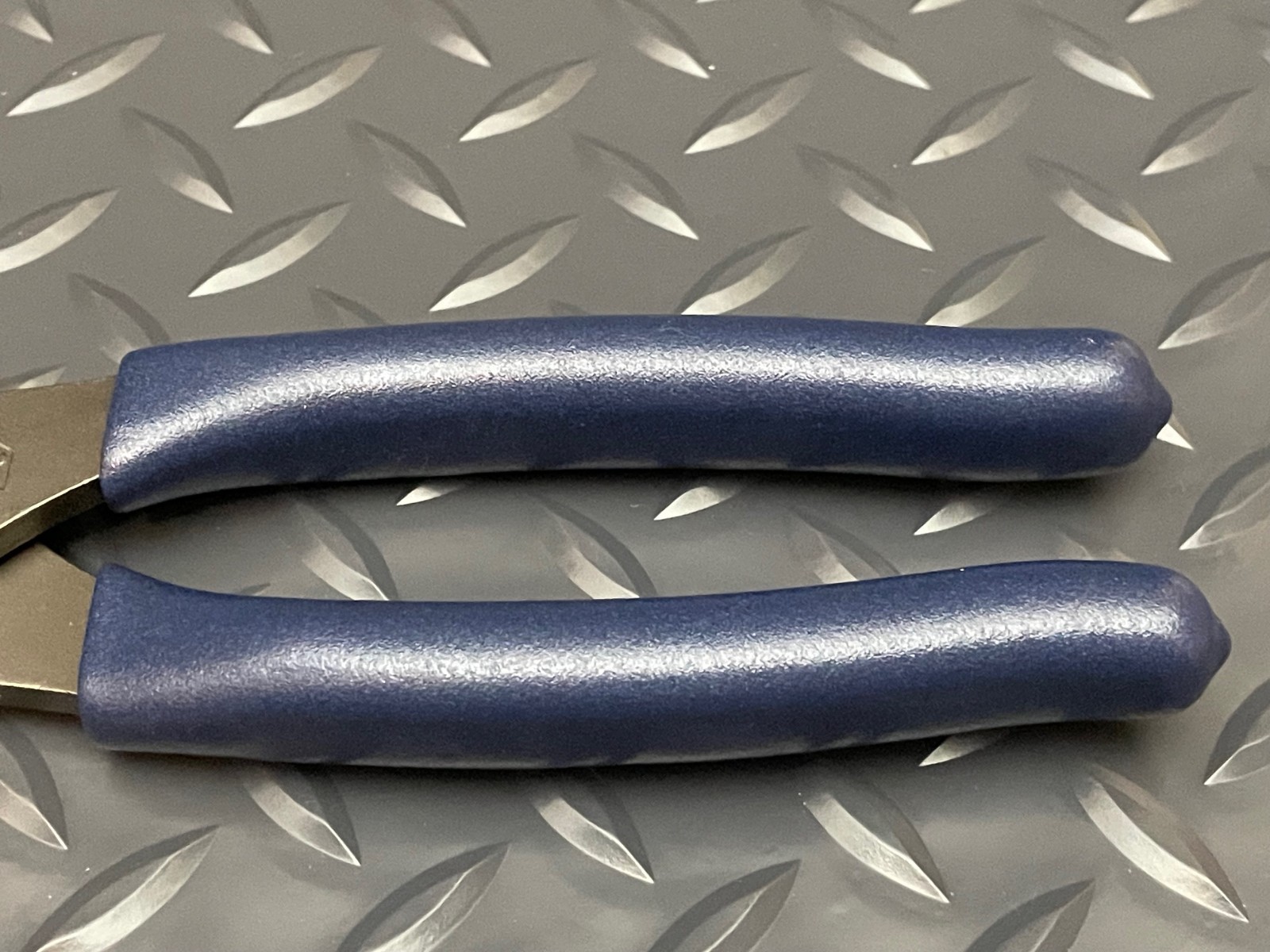 Snap On Tools NEW Power Blue 9″ Soft Grip Long Nose Slip Joint Pliers LN47ACFMB