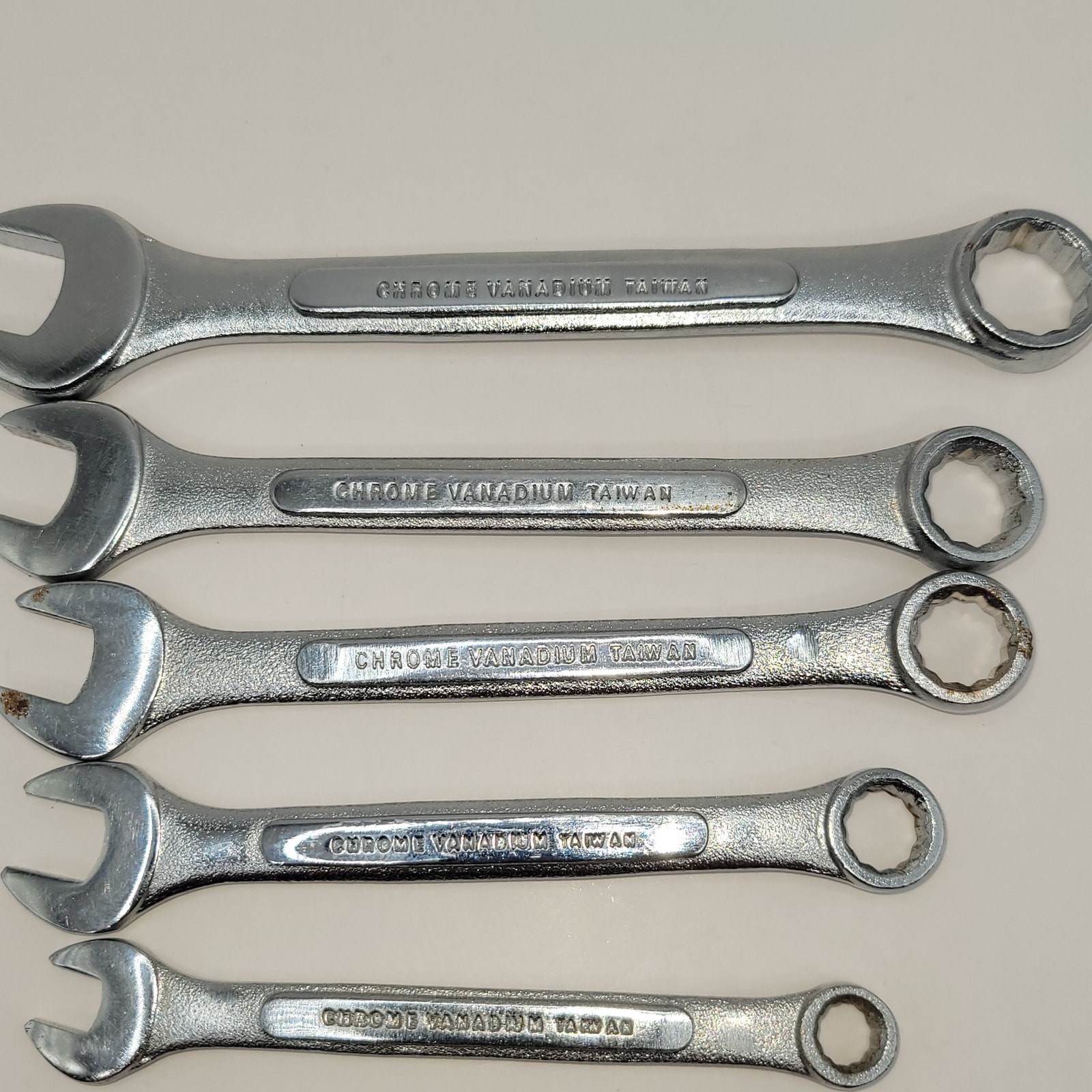 5 – Metric Workman’s Choice 12pt combination wrenches 12 10 9 8 6 Taiwan