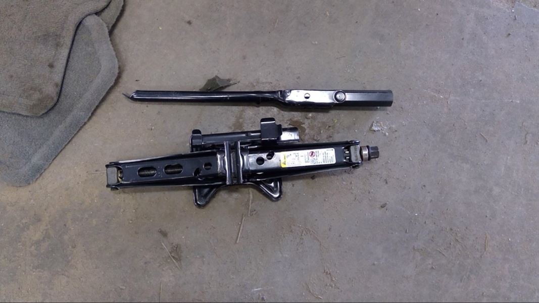 RENDEVOUS 2006 Tools Jack 651434