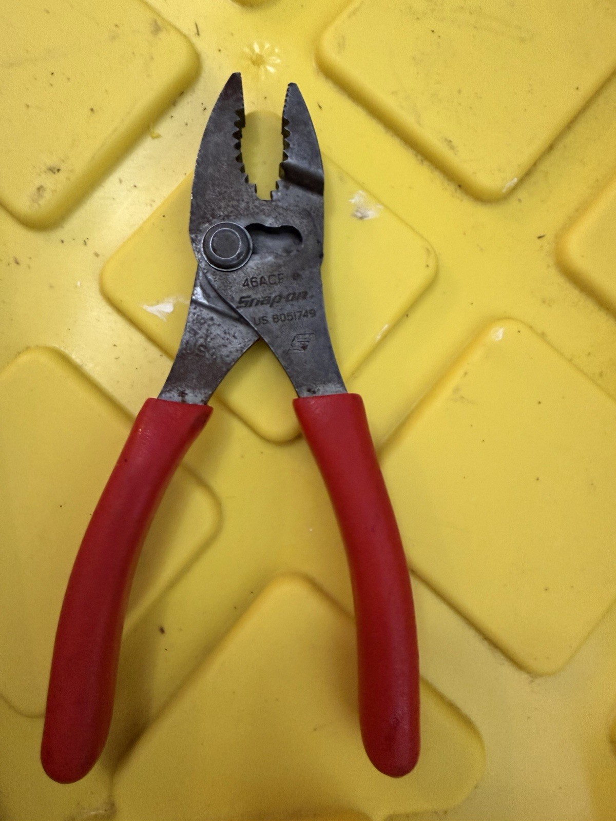 Snap on Tools USA NEW RED Soft Grip 6″ Slip Joint Pliers 46acf🔥