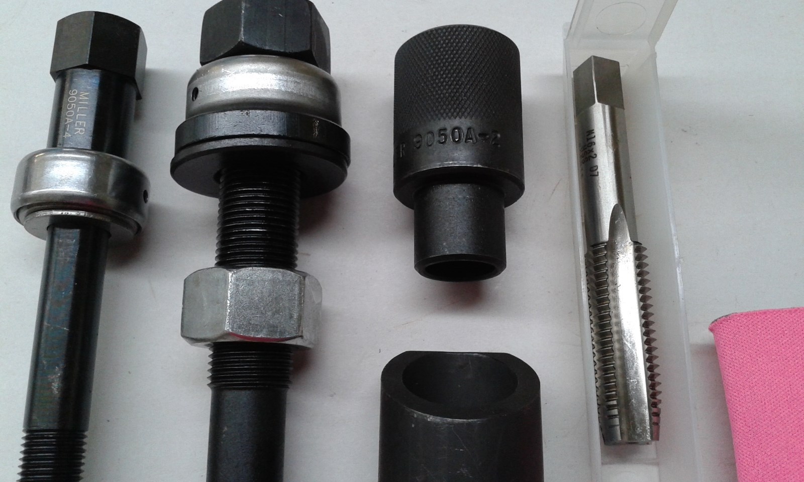 MILLER TOOL 9050A SLEEVE REMOVER INSTALLER & FORCING SCREW SET
