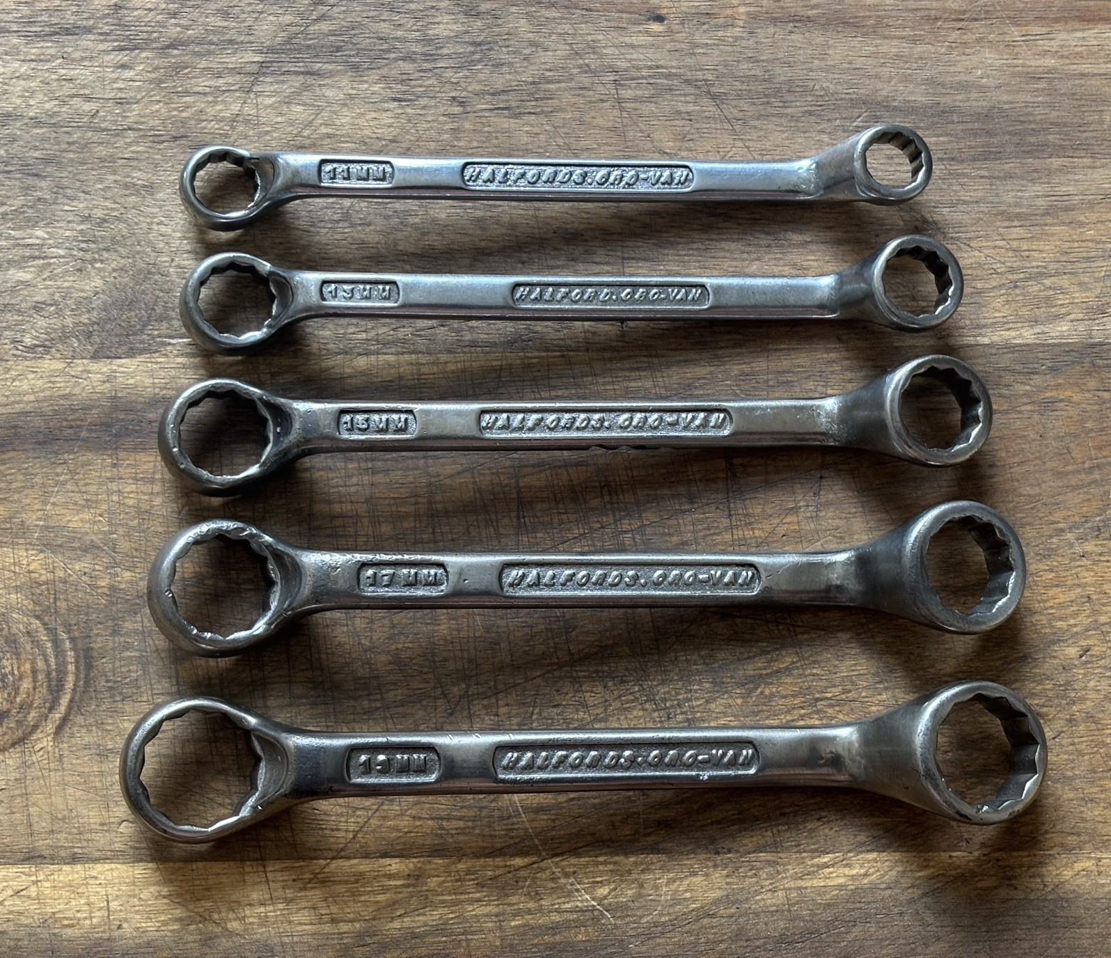 HALFORDS – set of 5 metric – 10mm to 19mm – short reach cranked ring Spanners