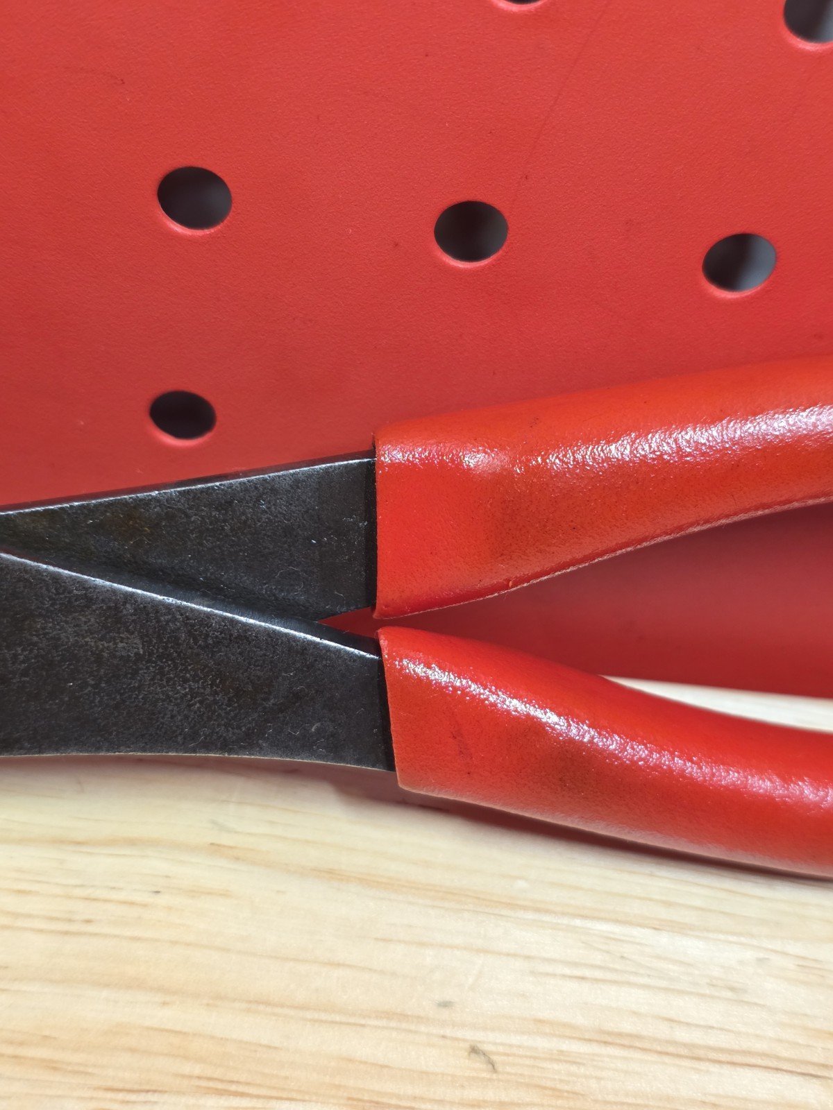 Snap-on Tools 208BCP Red Handle Rounded Nose Battery Terminal Pliers USA