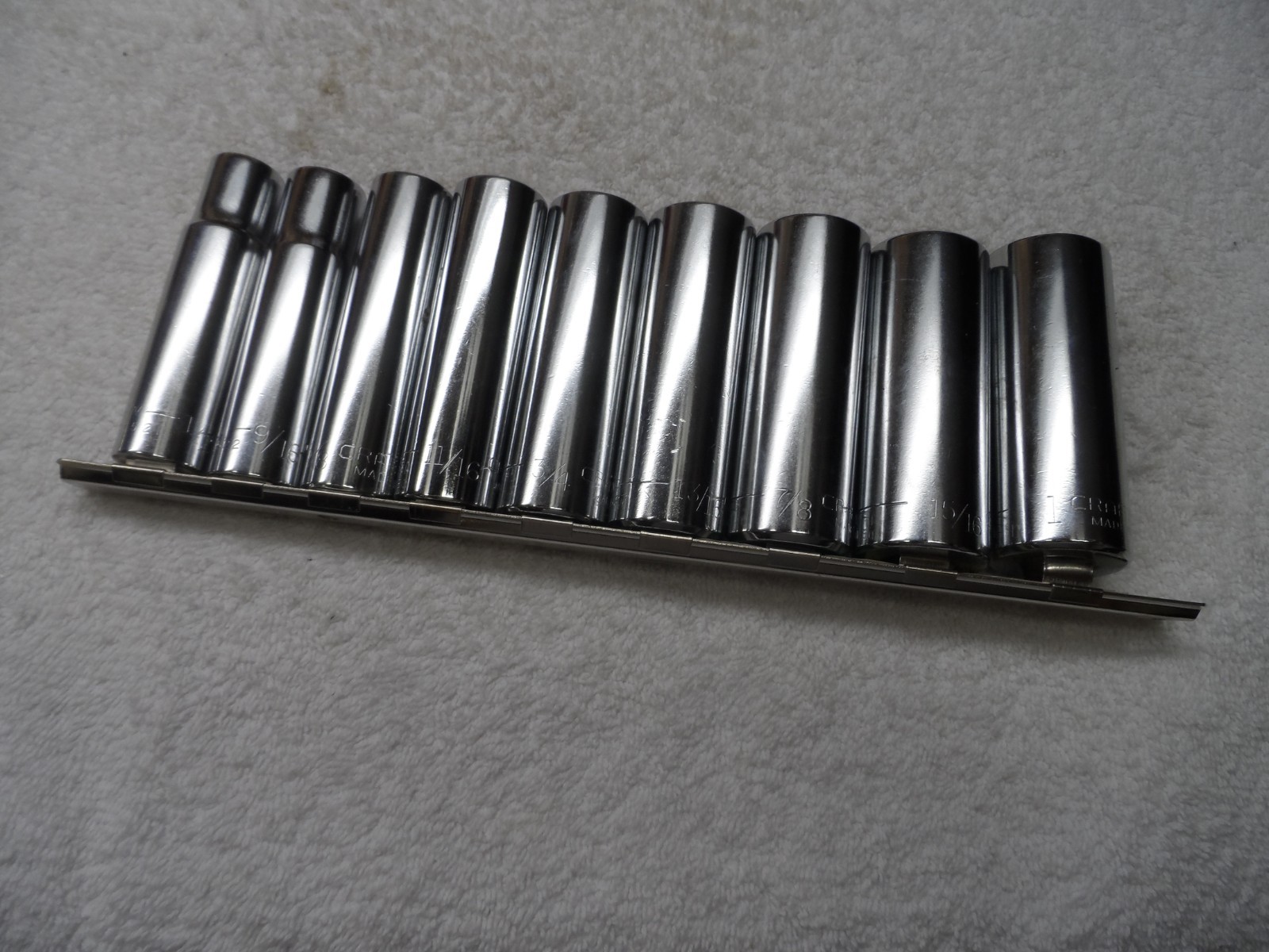 Craftsman 1/2″ Drive SAE Deep Socket Set, USA, 12pt – 9 pcs (1/2″ to 1″)