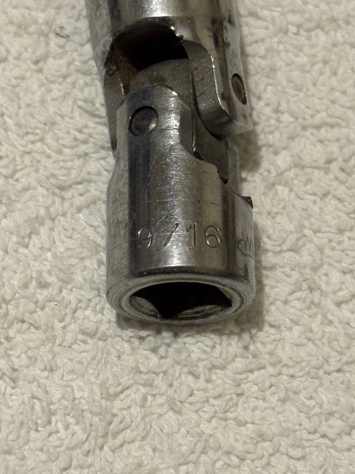 Williams Tools BU-1218, 9/16″, 3/8″ Drive, 12 Point, Chrome Swivel Socket