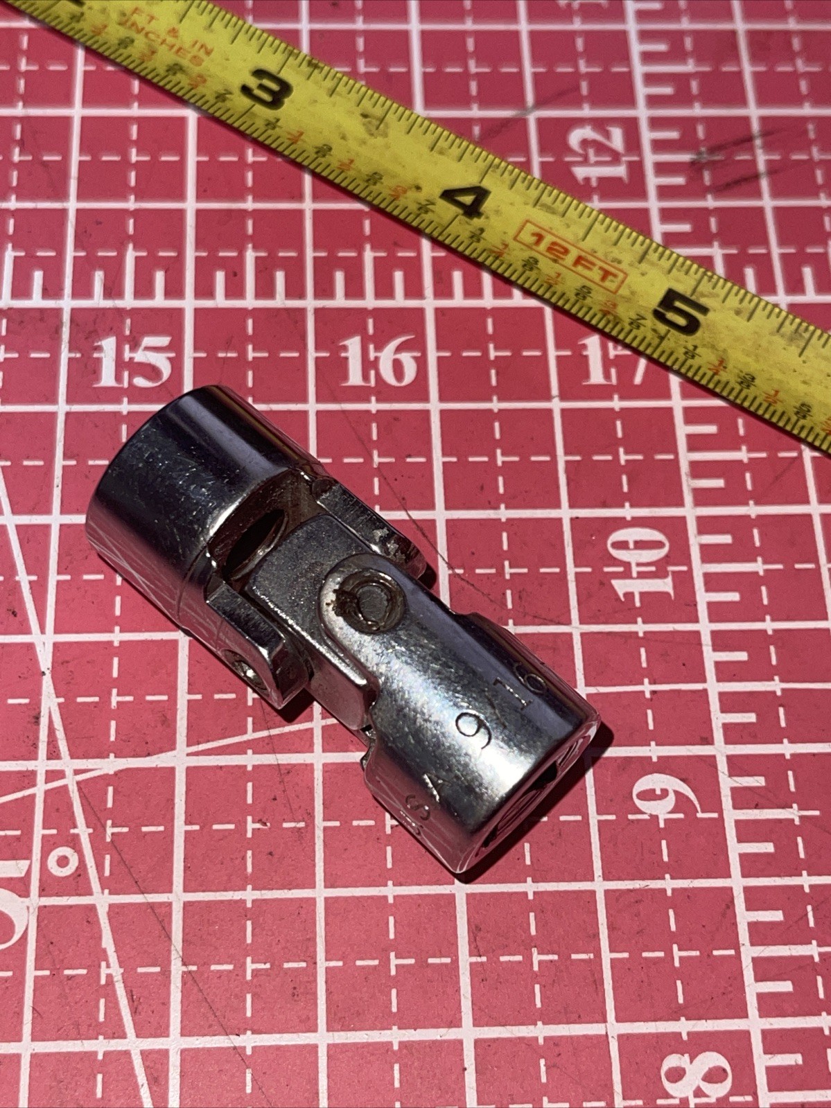 Easco USA 722018 9/16 in SAE 3/8 Drive Swivel wobble 12 point Socket