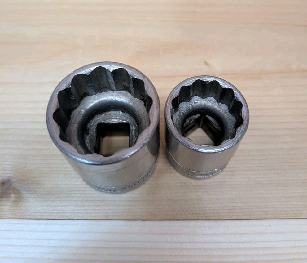 Snap-On 2 Piece Socket Set 1/2″ Drive 12-point Sw361 1 1/8″ & Sw281 7/8″