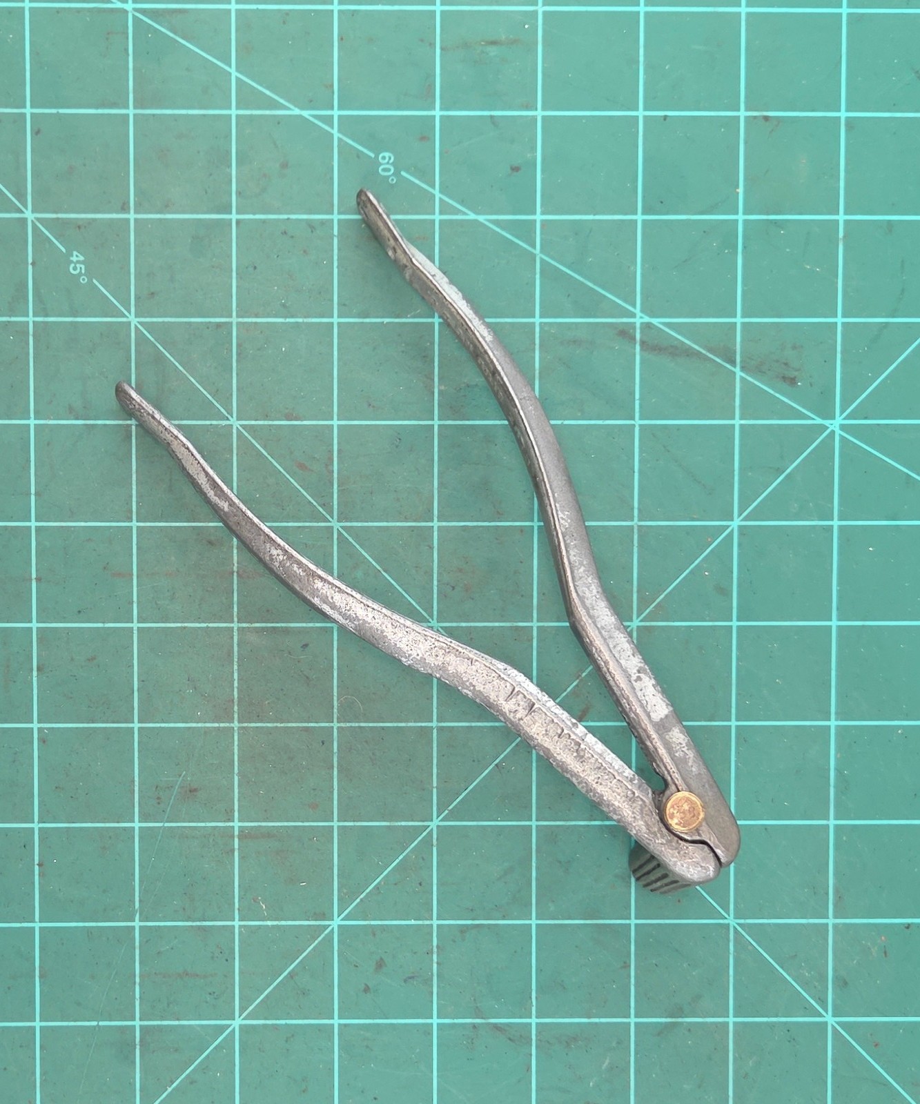 Blue Bird No. 20 Battery Terminal Spreader Pliers Tool