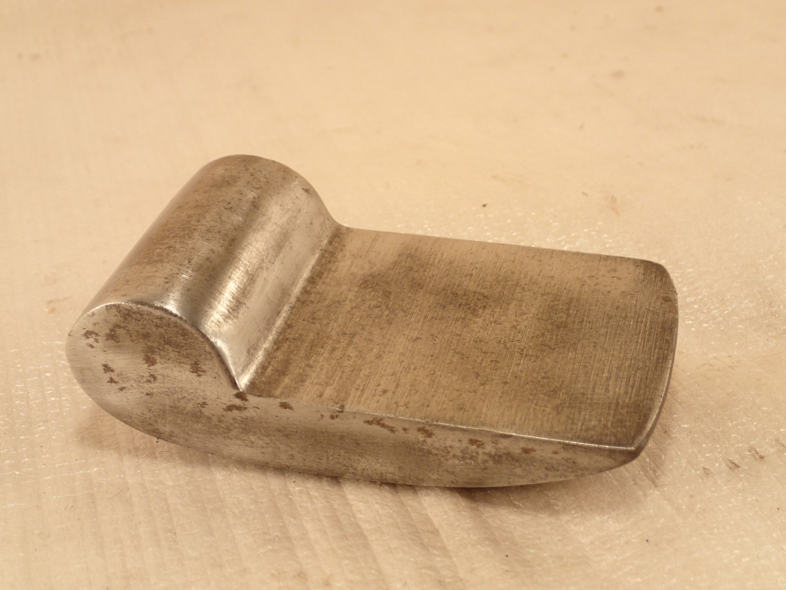 Vtge Auto Body Anvil Dolly, Curved ‘Comma’ Shape, Fender Sheet Metal 4″L, 2 lbs.