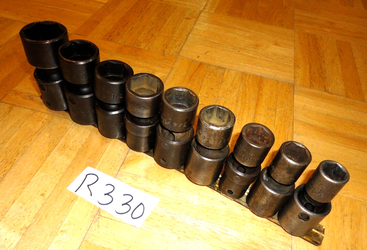 MAC TOOLS 9 PIECE 1/2 DRIVE SAE. SWIVEL IMPACT SOCKET SET 1/2 TO 15/16, 1-1/8