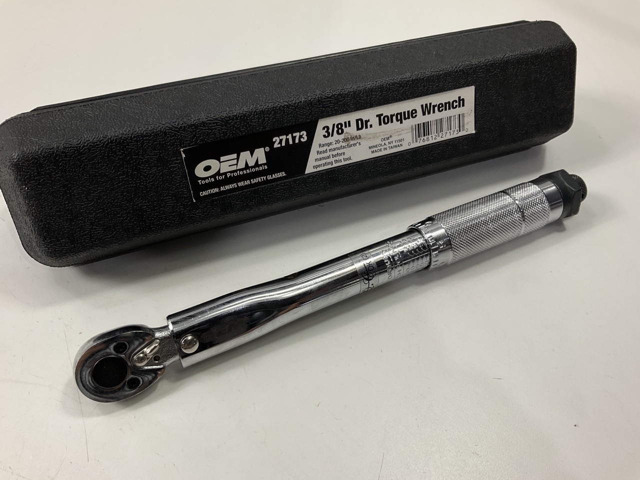 USED #6 – OEM Tools 27173 3/8″ Drive Click Style Torque Wrench 20-200 Inch/Lbs.