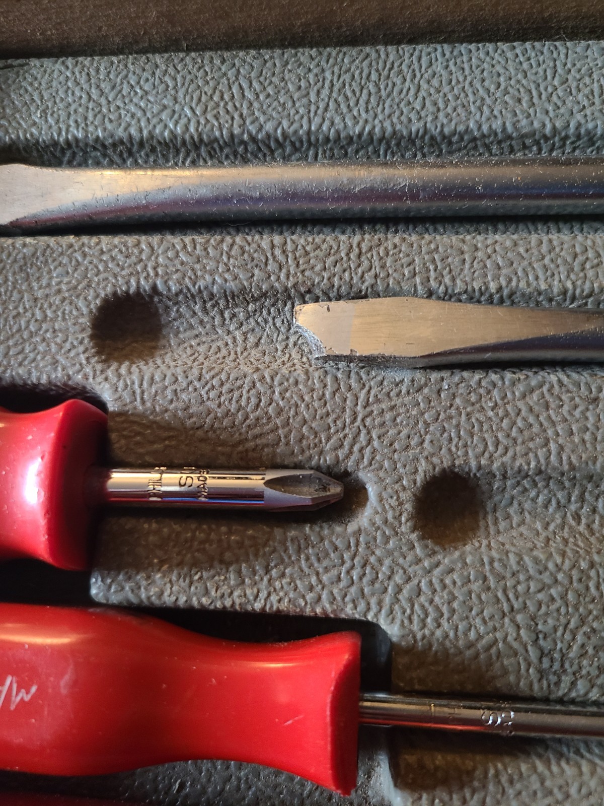 MAC Tools 7 pc Hard Handle Screwdriver Set – Red With Box One Broken Flathead.