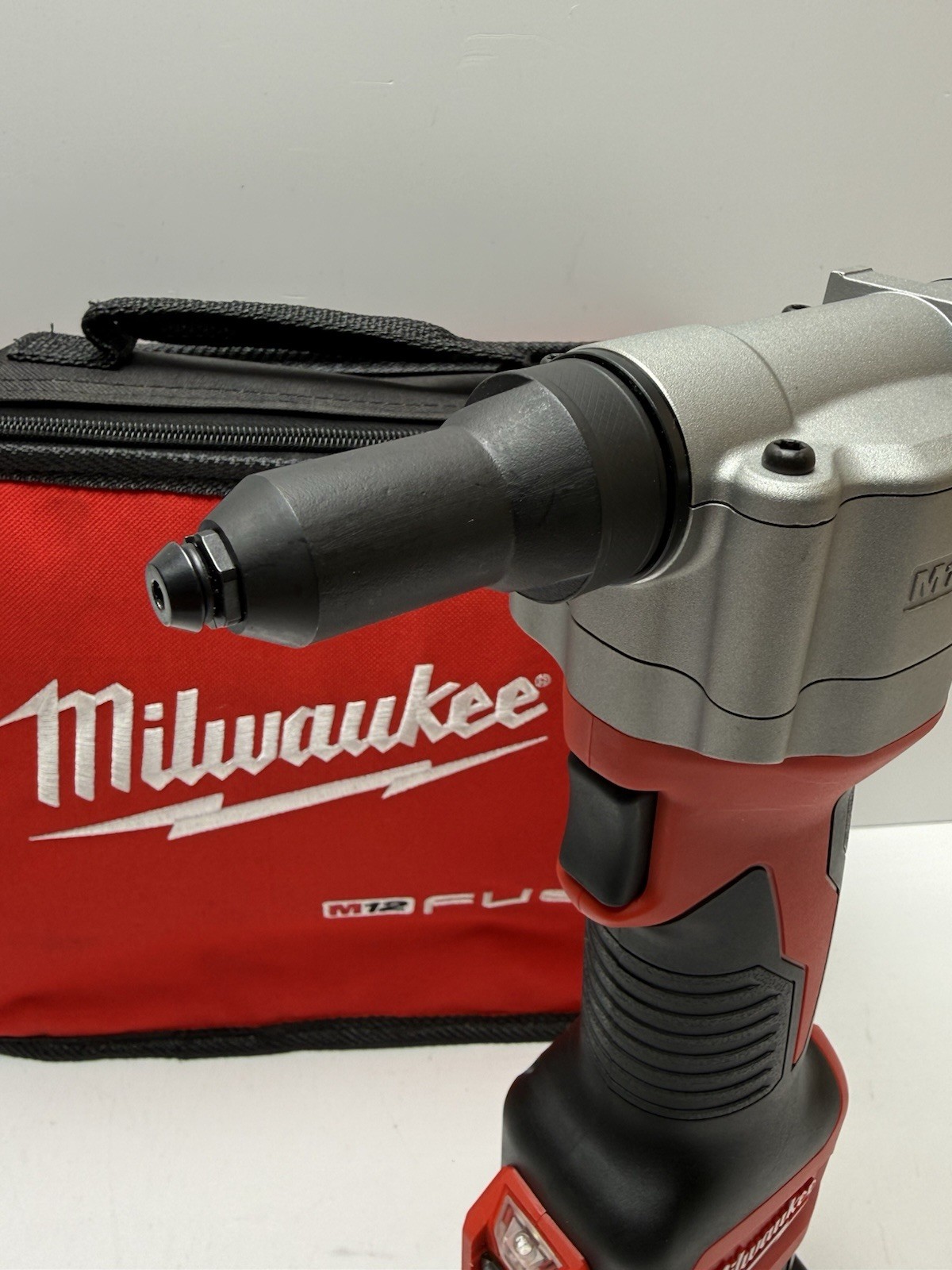 Milwaukee M12BPRT-201X 12V Pop Rivet Gun Cordless Brushless With 6 Ah Battery