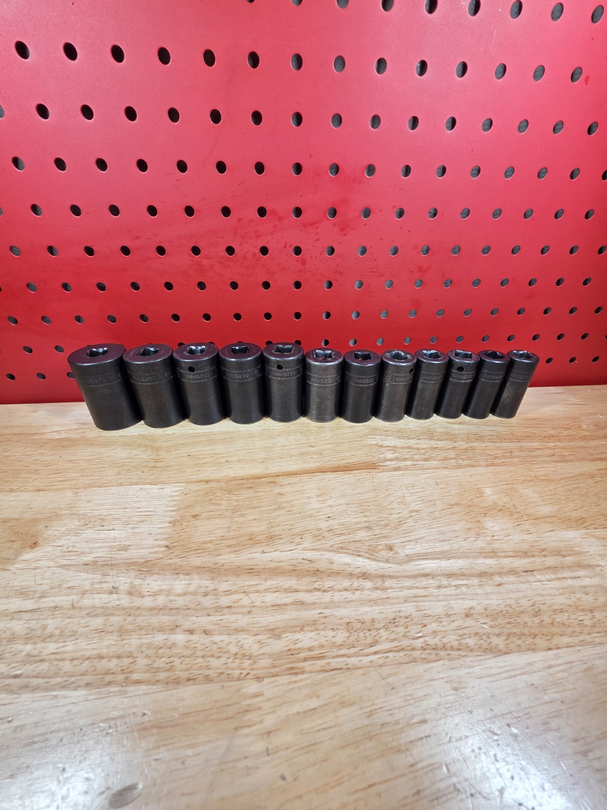 Snap-on 312IMMS 1/2″ Drive 15-25MM + 27MM 6-Pt Semi-Deep Impact Socket Set