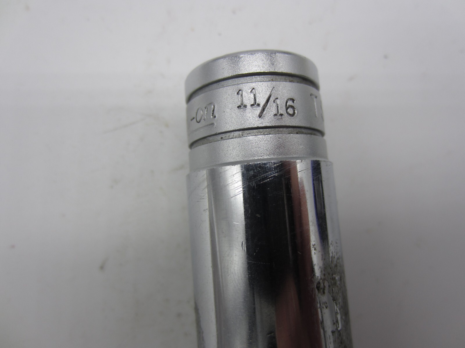 SNAP ON TOOLS 11/16″ SAE DEEP SOCKET — 1/2″ DRIVE — 6 POINT — TS221