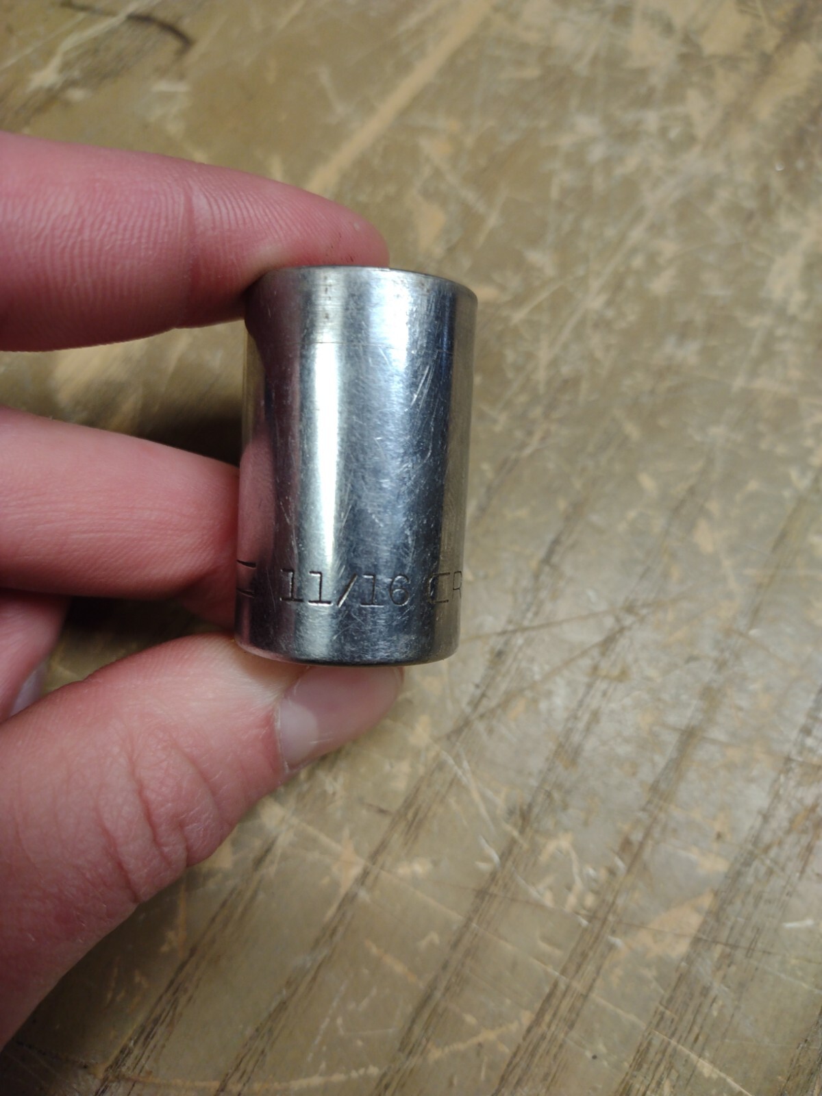 Craftsman USA Vintage (V) 1/2″ Drive 12 point 11/16″ Standard Socket 22JS-1727D2