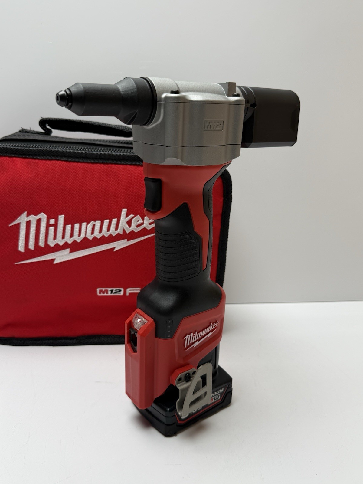 Milwaukee M12BPRT-201X 12V Pop Rivet Gun Cordless Brushless With 6 Ah Battery