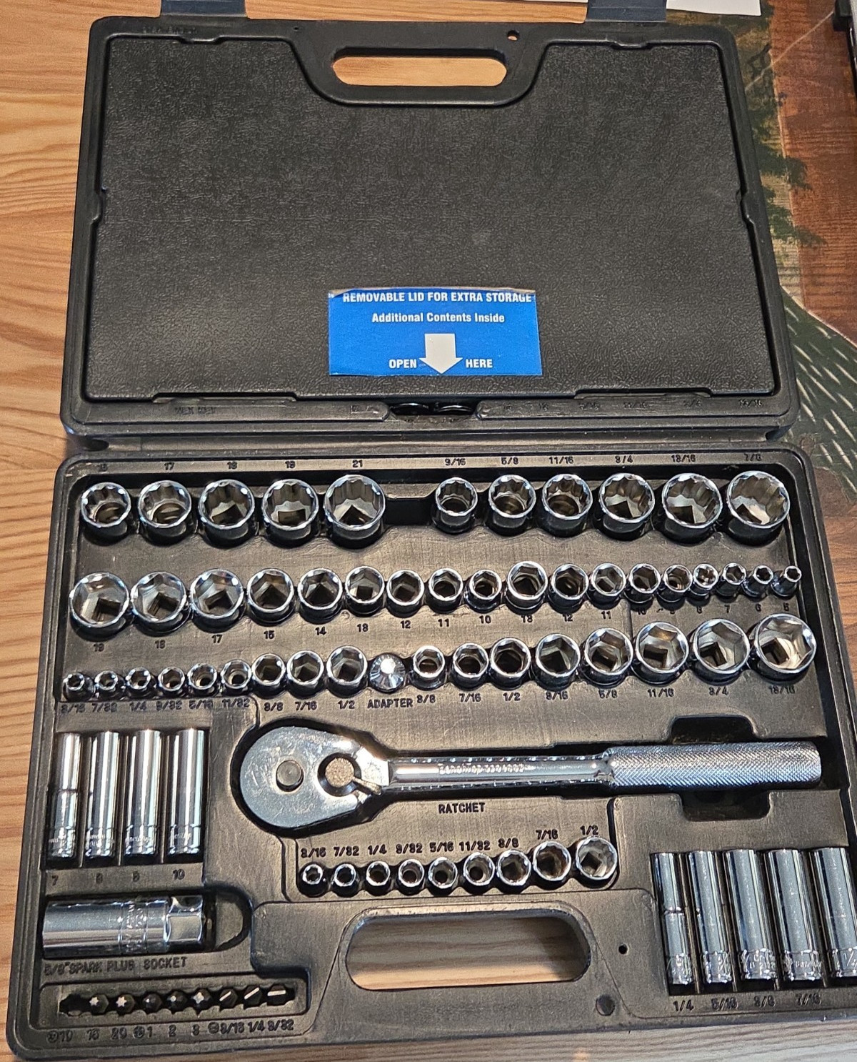 Benchtop 100 Piece Mechanics Tool Socket Set 1/4” 3/8” 1/2” Drive Metric & SAE