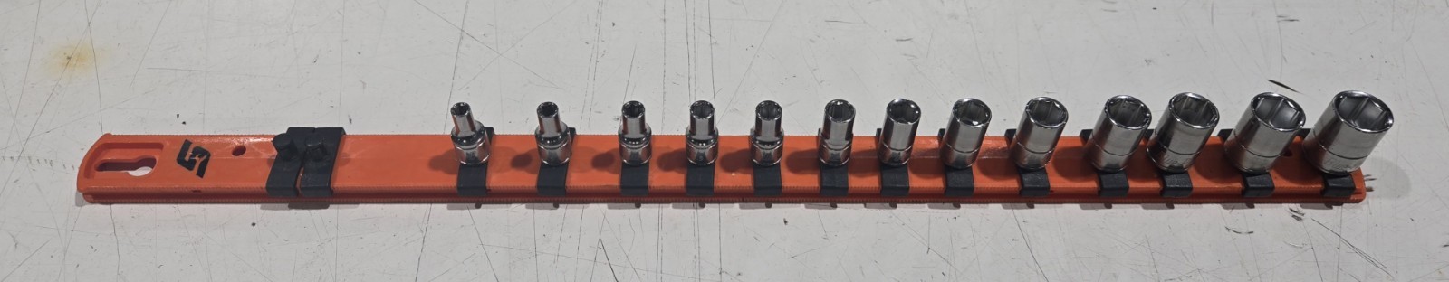 Bluepoint 1/4-Inch Drive Shallow Socket 6 Point Set With Snap-on Twist Lock Rail