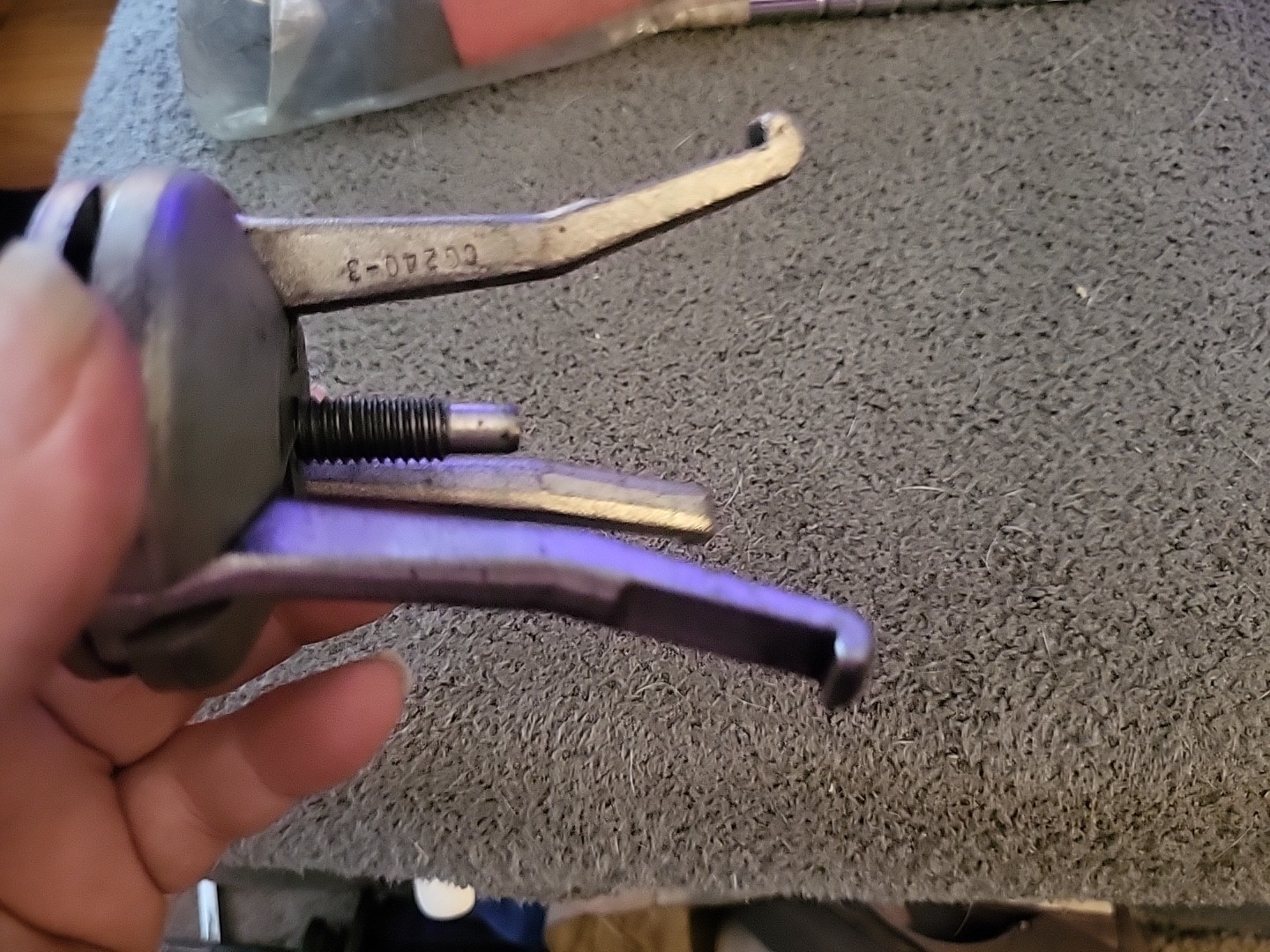 Snap On 3 Jaw Bearing Puller P/N CG 243, CG-243-1 Pressure Screw, CG-240-3 Jaws