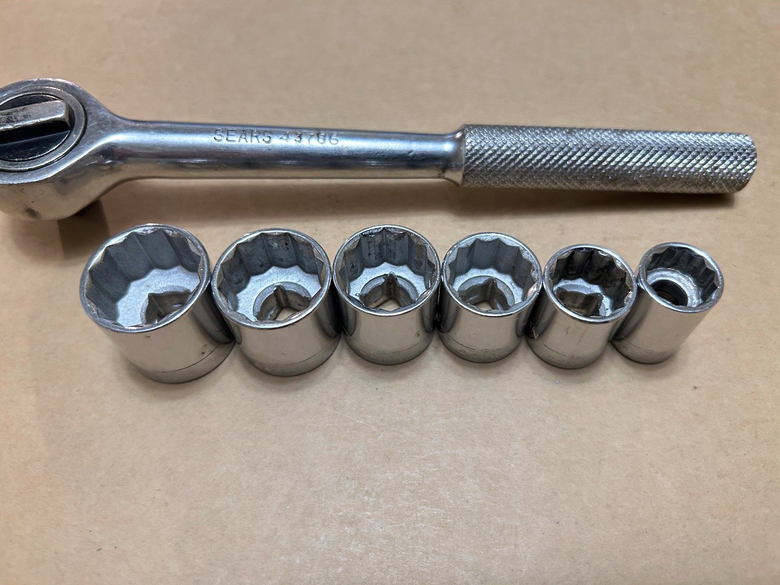 13 – Craftsman-Sears, 3/8″ Ratchet Wrench, 6 Standard 12-pt/ 5 deep Sockets-6pt