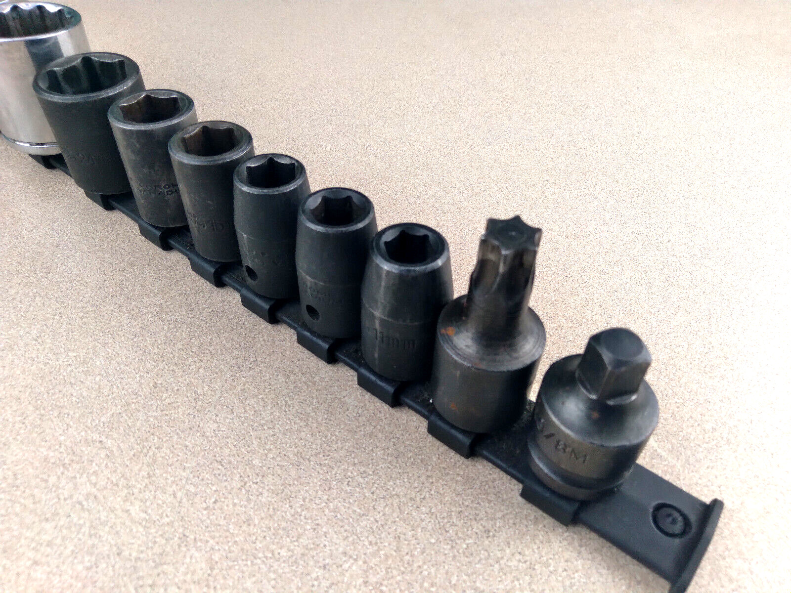LOT OF 10 ASST 1/2″ DRIVE METRIC IMPACT SOCKETS AND 2 VARIOUS T60 11MM-32MM