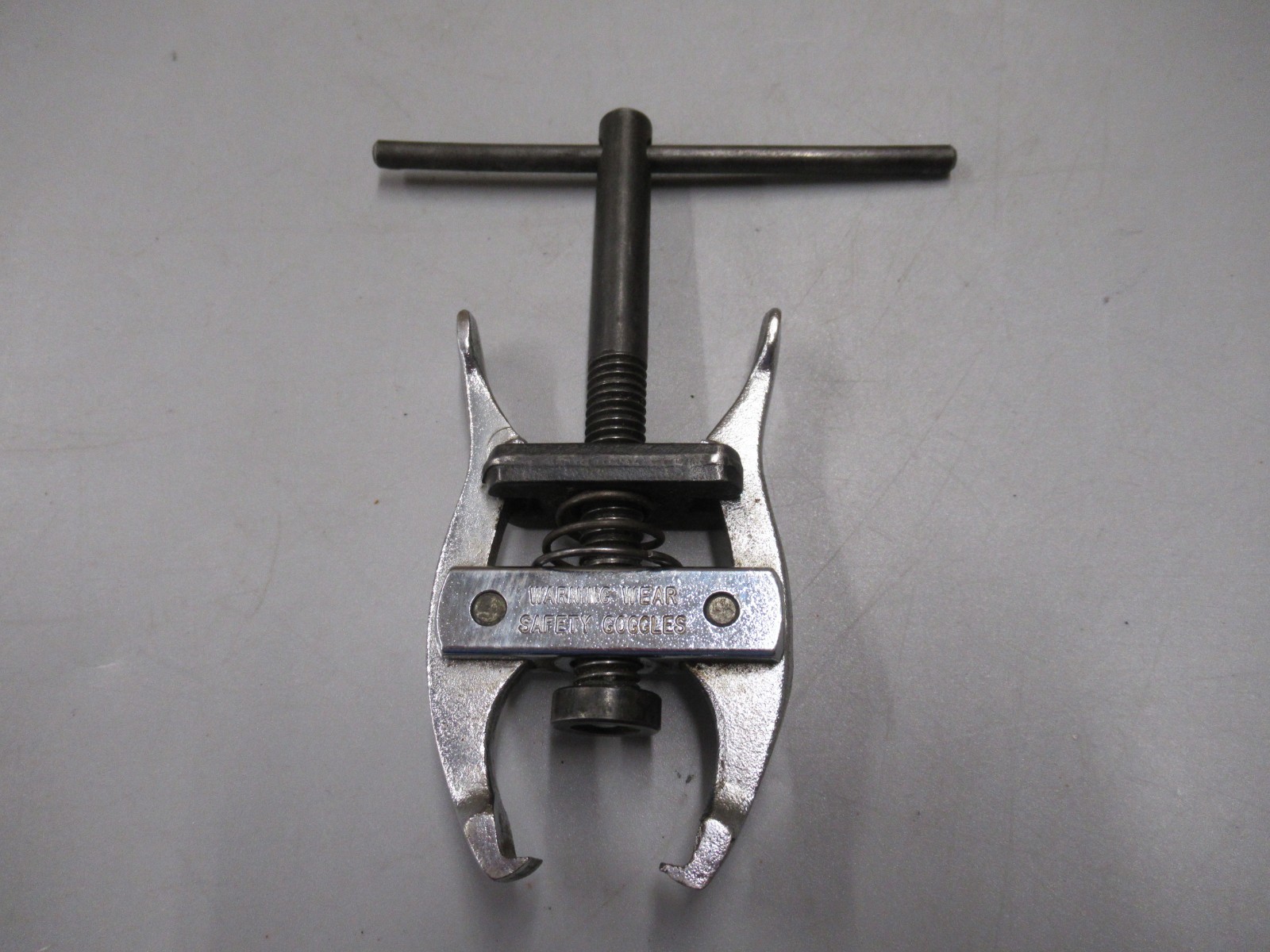 Snap-on Tools USA CJ92 USA Post Battery Terminal Small Bearing Puller M0847
