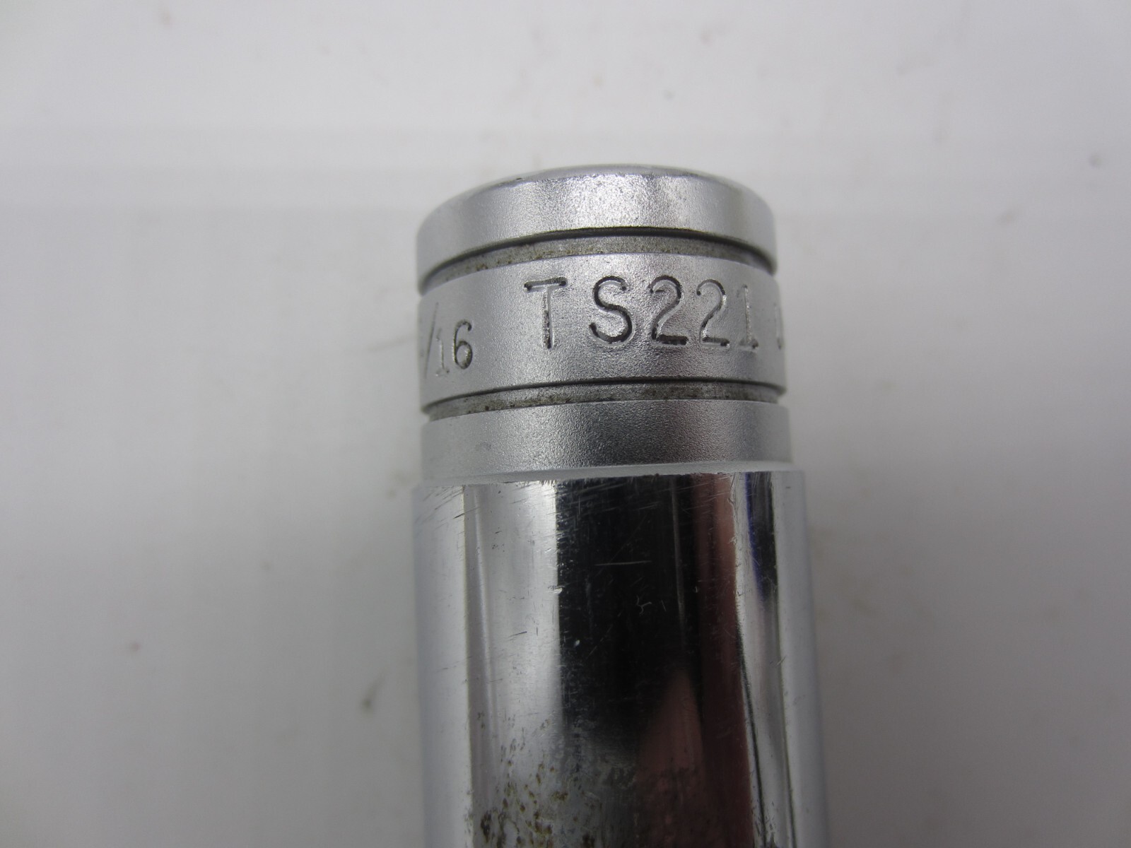 SNAP ON TOOLS 11/16″ SAE DEEP SOCKET — 1/2″ DRIVE — 6 POINT — TS221