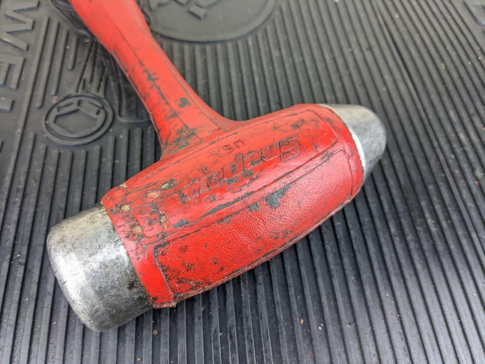 #bc022 Snap On HBBD40 RED 40 oz Ball Peen Soft Grip Dead Blow Hammer