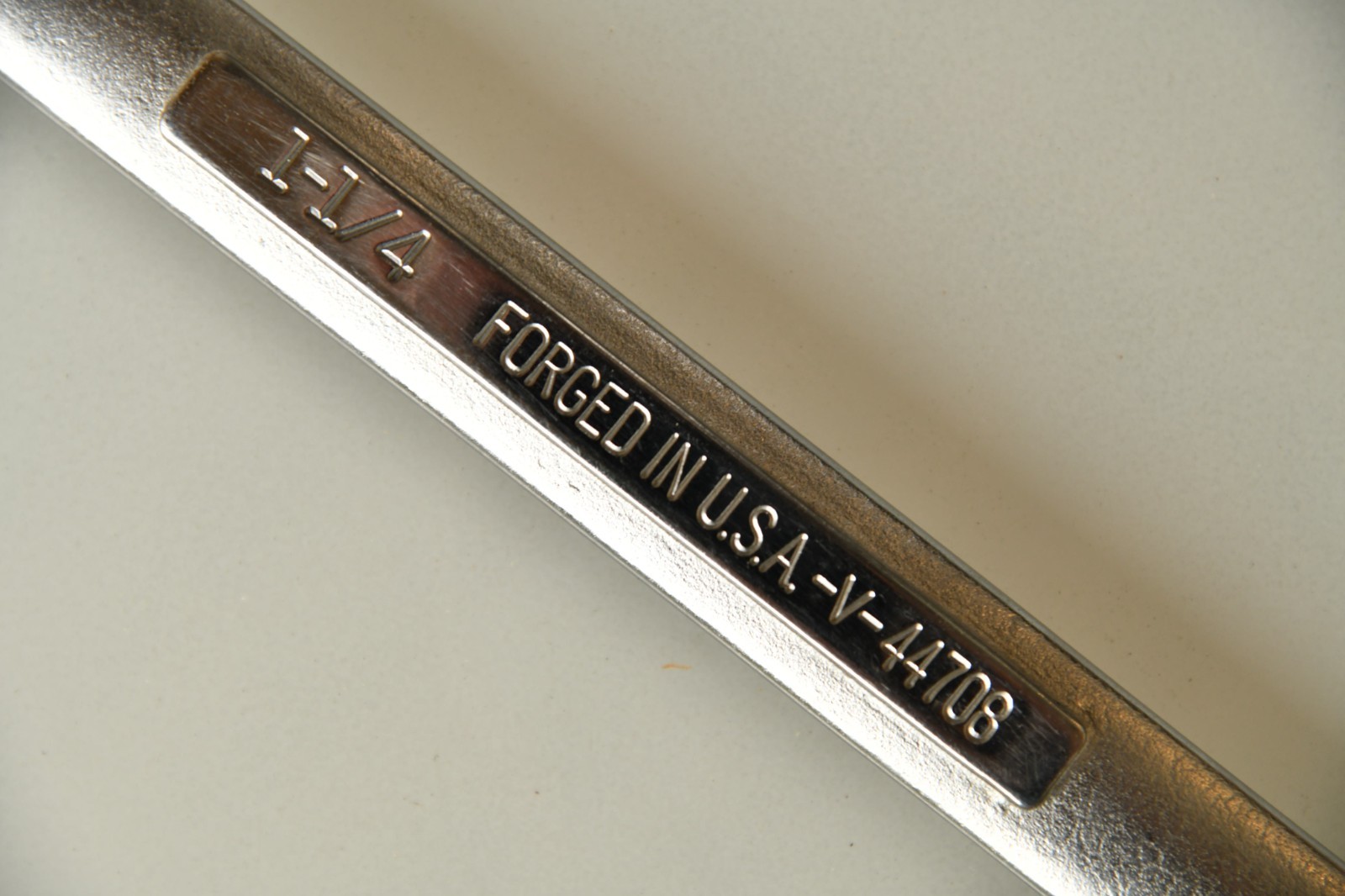 Craftsman USA -V- 44708 Combination Wrench 1- 1/4″ Raised Panel Wrench