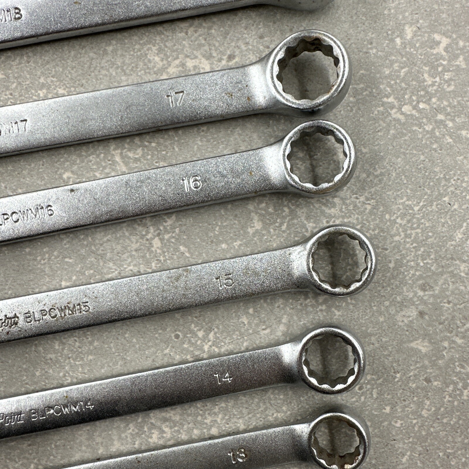 Blue Point Wrench 9 Pcs BLPCWM Metric 11mm-19mm 12pt With YA381A Wrench Rack