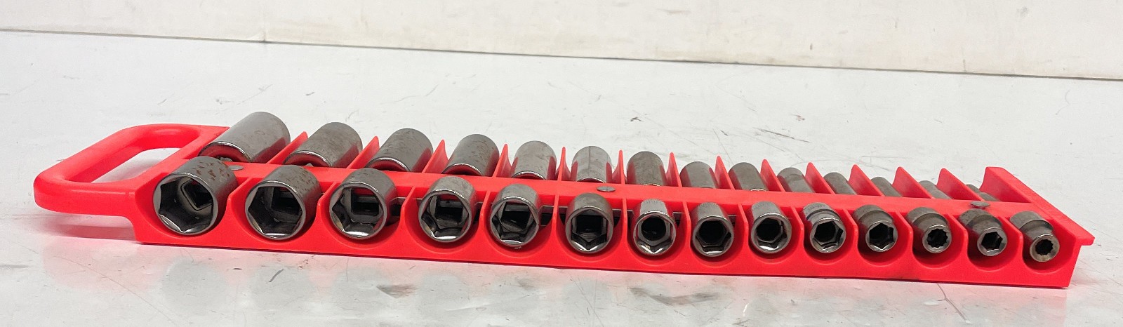 Craftsman USA Socket Metric Set with Red Organizer Tray, 6mm-19mm