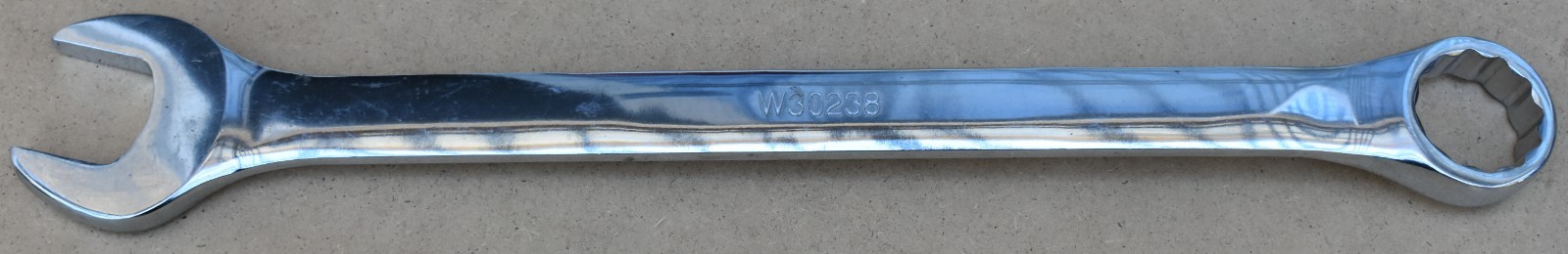 PERFORMANCE TOOL W30238, 1-3/16″ SAE, 12-POINT OPEN/BOX END COMBO WRENCH