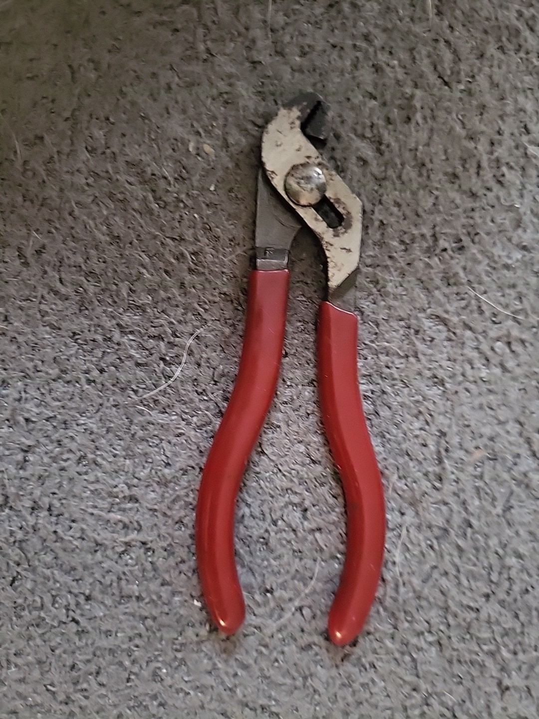 Blue Point 4.5″ Mini Adjustable Groove Joint Pliers Red Handle CHN424