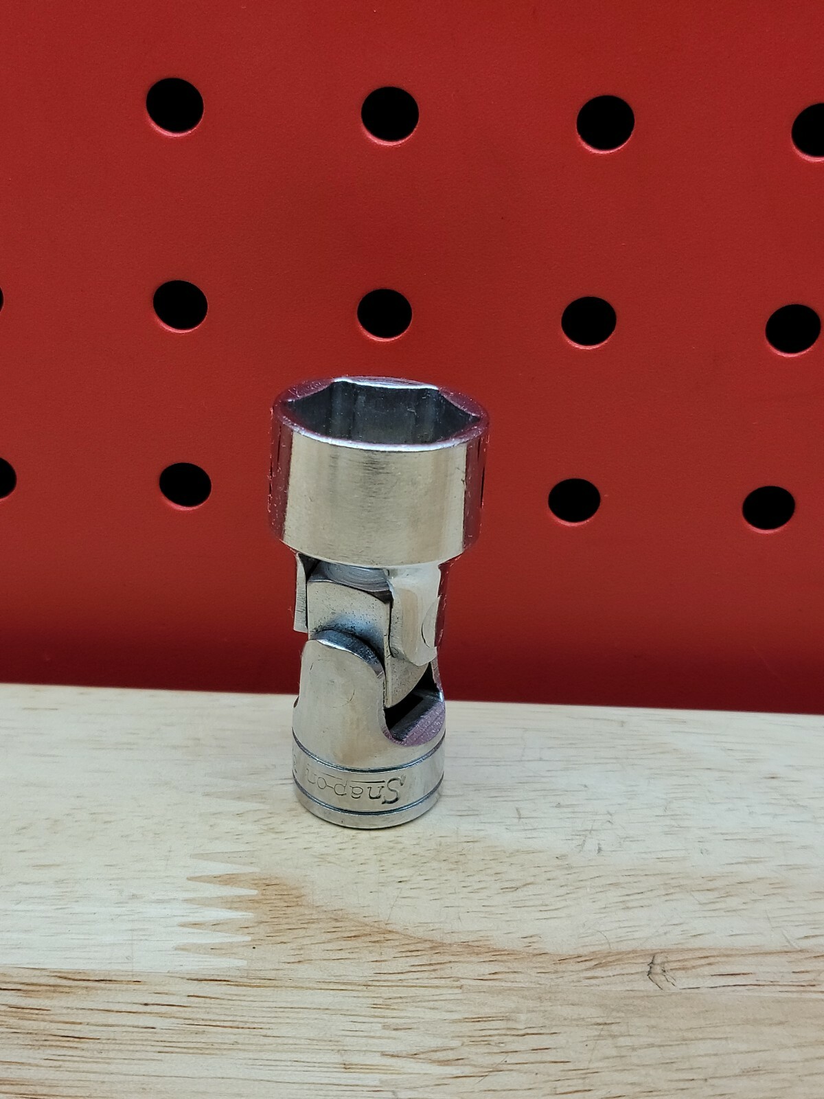 Snap-on Tools FS24 3/4″ 6 Point 3/8″ Drive Swivel Universal Flex Shallow Socket