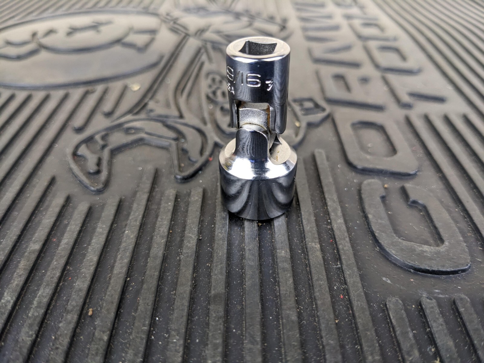 #at472 SNAP ON NEW TMU181A 9/16″ 12 POINT 1/4″ DRIVE SAE UNIVERSAL SWIVEL SOCKET