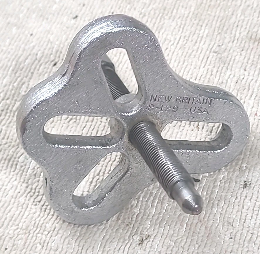 New Britain P-128 3″ yoke puller small engine repair puller USA Made Tool