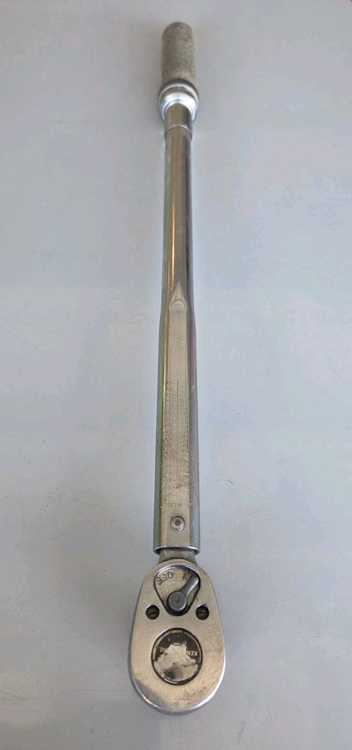 Snap On QJR3200B – 1/2″ Drive 30 To 200 ft lbs Click Style Torque Wrench W/ Case