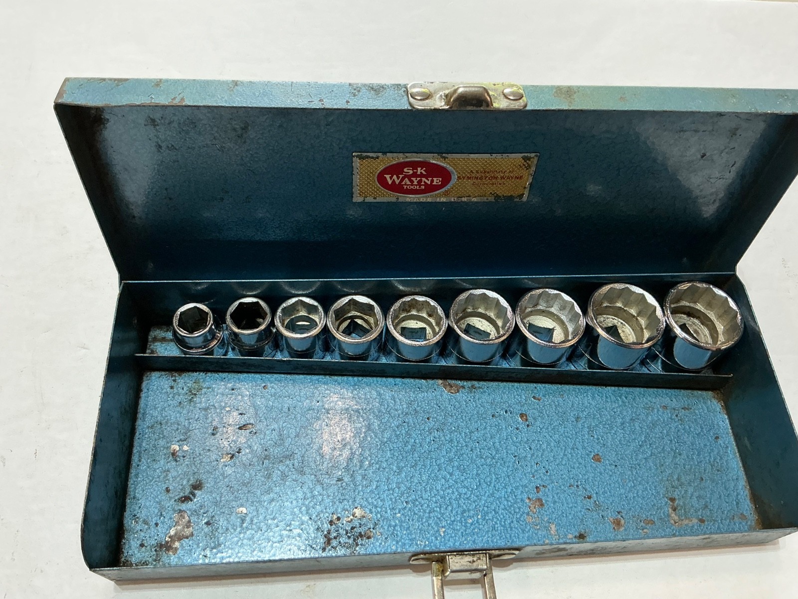 Vtg S-K Wayne 13 pc 3/8″ drive socket set SAE 3/8″-7/8″ blue metal case USA made
