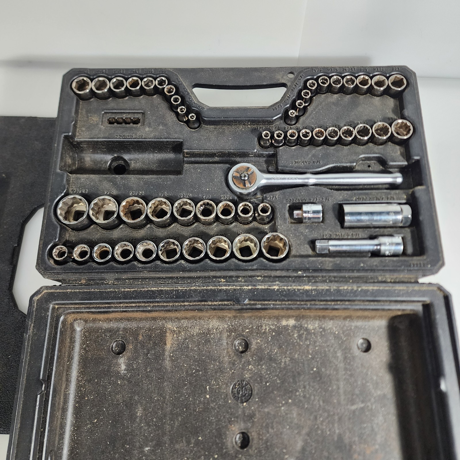 CRAFTSMAN USA 3/8″ Drive 58 Piece Socket Set Great Shape